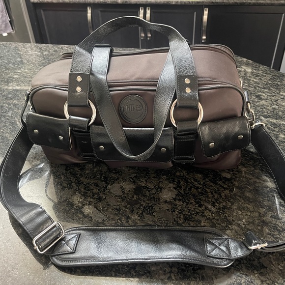 Jill-e Designs Camera Bag With Shoulder Strap - Picture 1 of 16